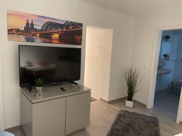 Sunset - Du, Deine Truppe Und Eine Einzigartige Stadt - * Cologne